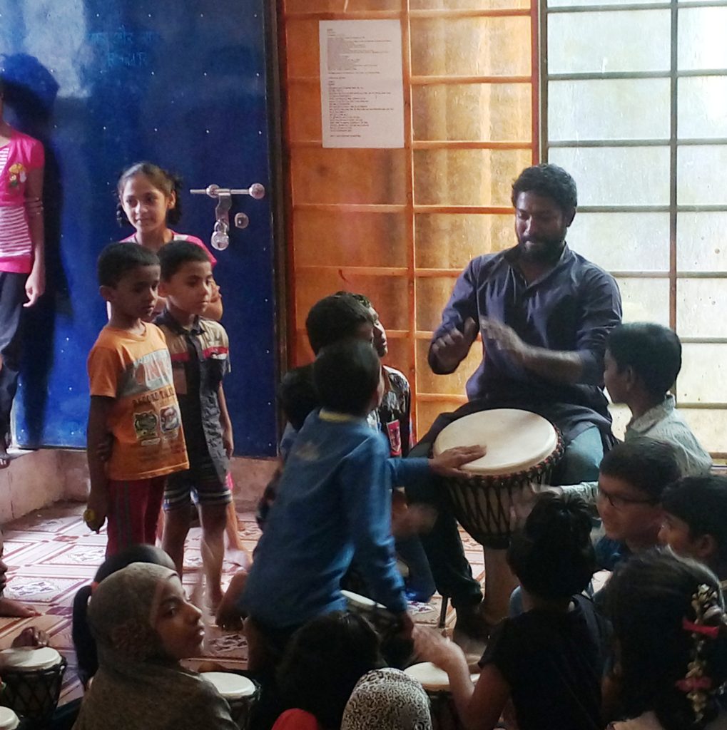 Khula Aasman in The Better India, a music class in Mankhurd
